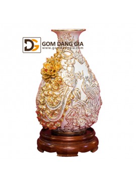 Tỳ bà men trắng bóng đắp nổi vẽ vàng công danh mẫu đơn
